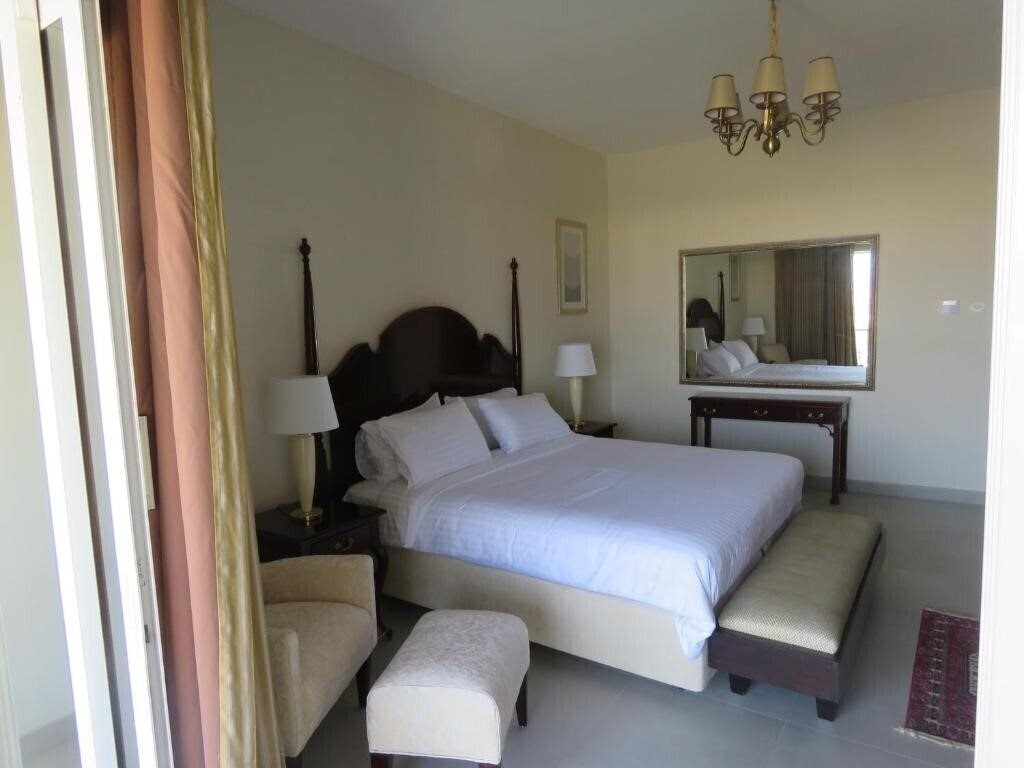 Imaginea Holiday Home 3 Bedroom ( Beachfront) Villa вилла