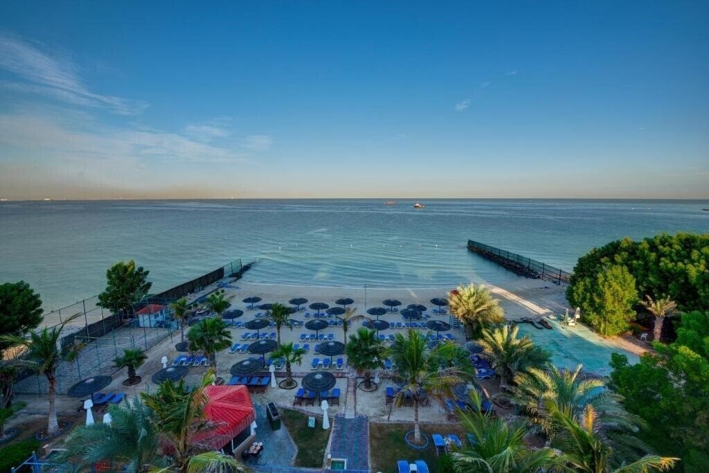 Отель Sahara Beach Resort & SPA (ex. Royal Beach Resort & Spa Sharjah) 5*