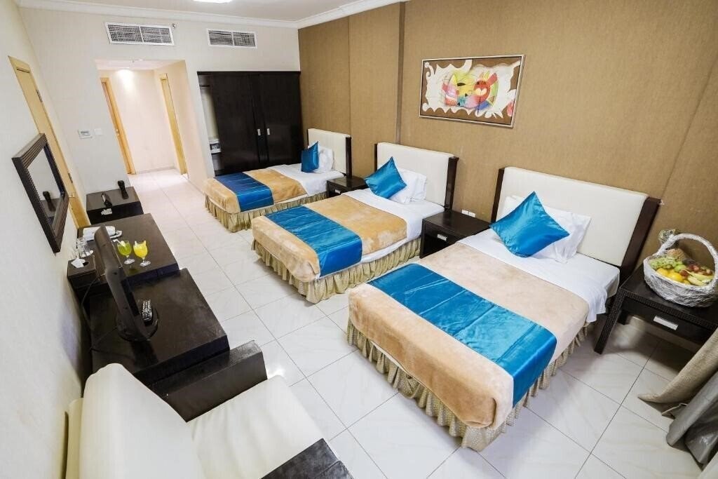 Фото Crystal Plaza Hotel Sharjah 2*