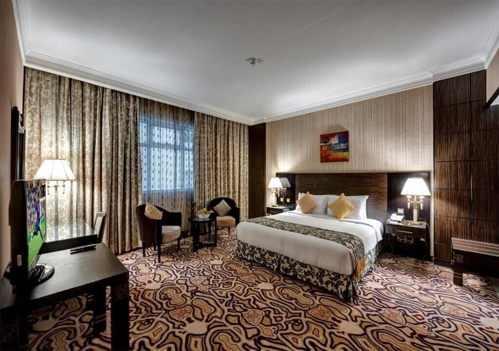 Фото Sharjah Palace 4*