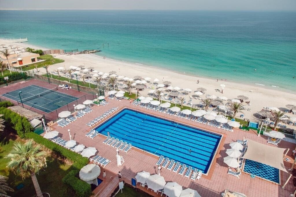 Hotel Sharjah Carlton 4*