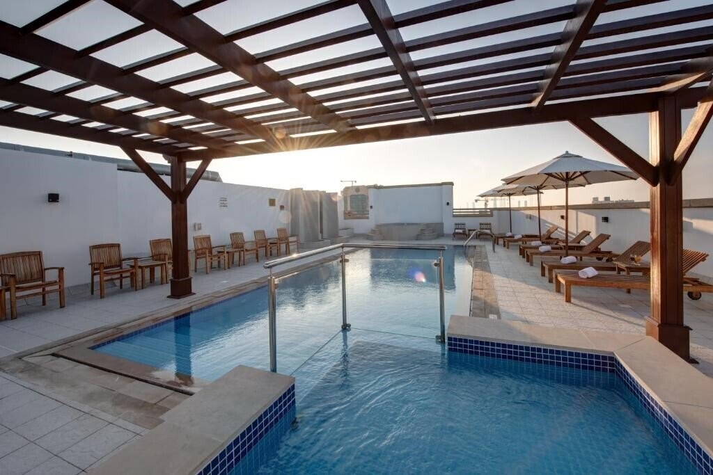 Изображение Center Hotel Sharjah 4*