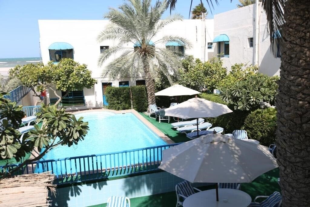 Imaginea Al Corniche Hotel Villa Alisa Mini-Hotel 1*