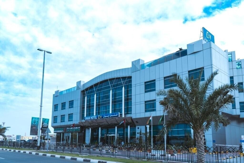 Отель Ewan Hotel 4*