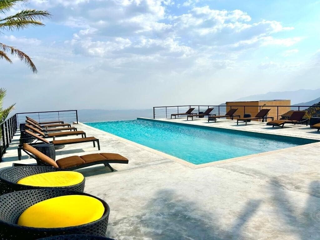 Изображение The View Hotel 3*