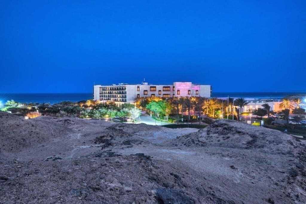 Imaginea Crowne Plaza Hotel Duqm 4*