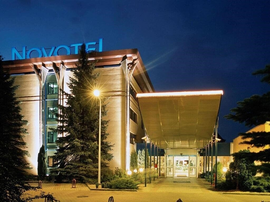Отель Novotel Centrum 3*