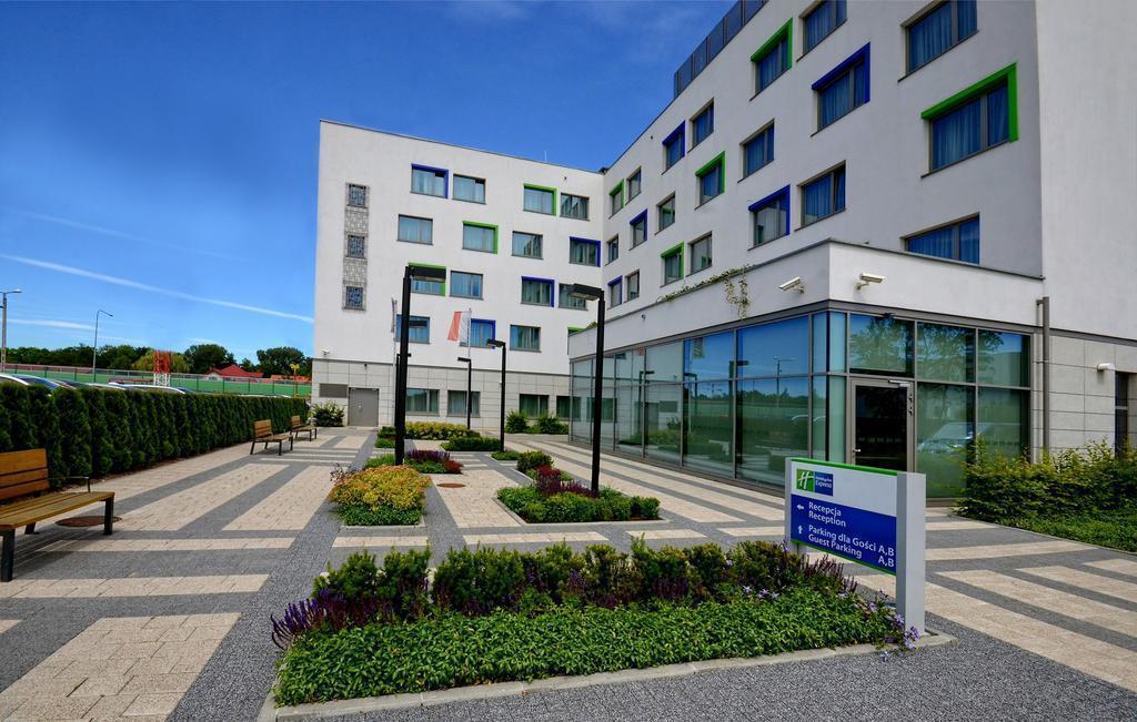 Hotel Holiday Inn Express Warsaw Airport 3*