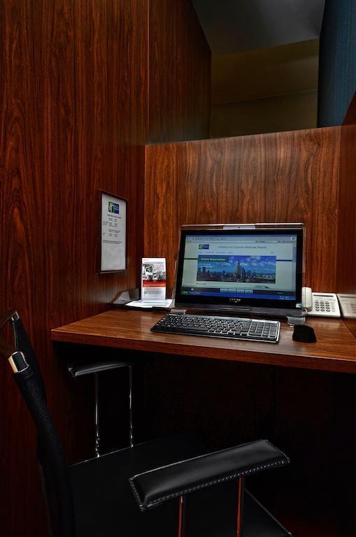 Fotografie Holiday Inn Express Warsaw Airport 3*