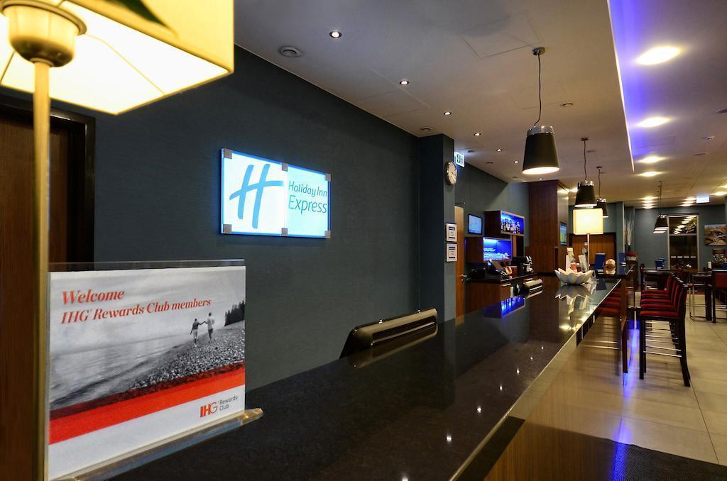 Imaginea Holiday Inn Express Warsaw Airport 3*
