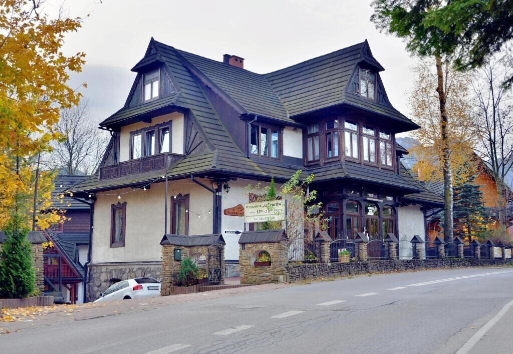 Отель Czarna Willa вилла
