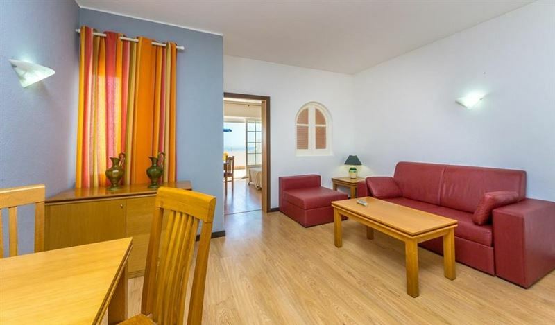Imaginea Aparthotel Monica Isabel 3*
