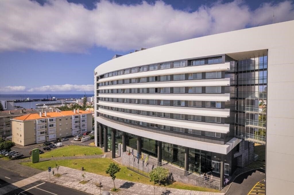 Отель The Lince Azores Great 4*