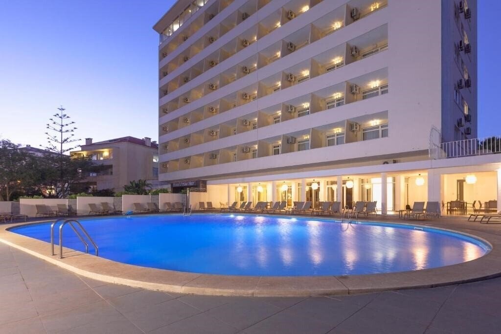 Отель Carcavelos Beach 4*