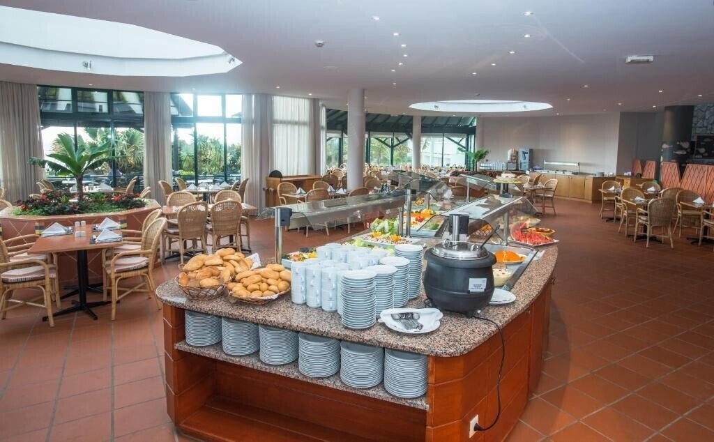 Imaginea Pestana Ocean Bay Resort (ex. Pestana Ocean Bay All Inclusive Resort) 4*