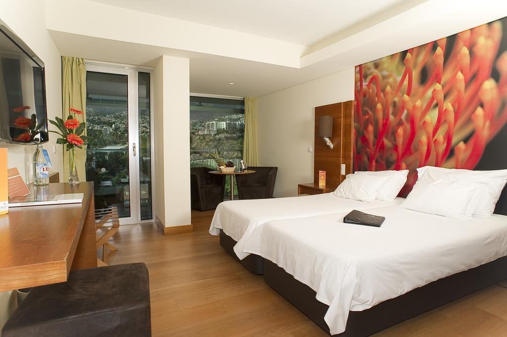 Imaginea The Views Baia Adults Only (ex. Four Views Baia) 4*