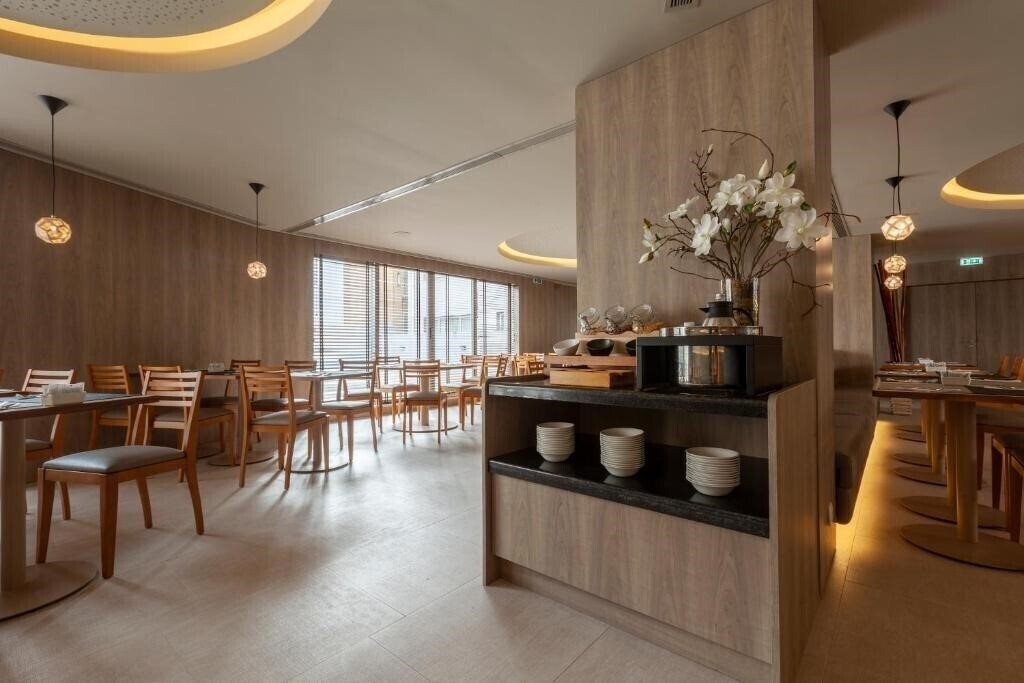 Изображение Quality Inn Portus Cale 4*