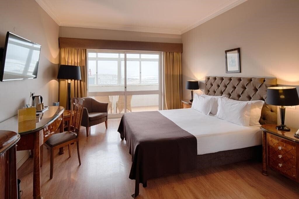 Hotel Golden Tulip Porto Gala 4*