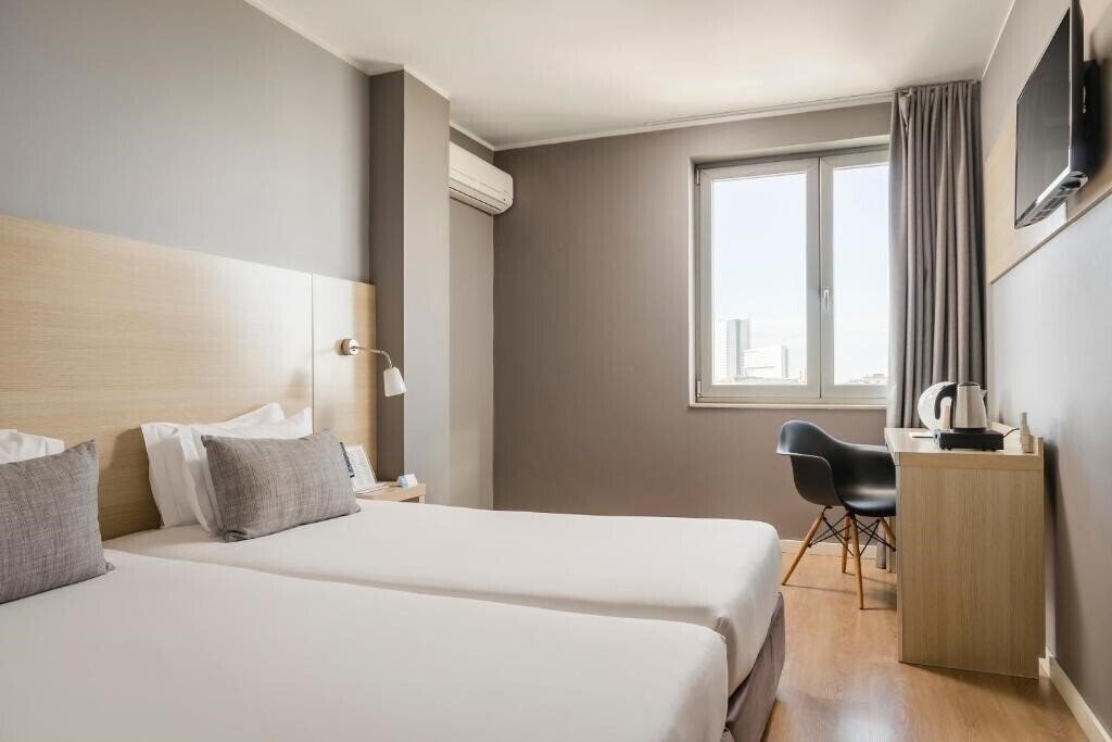 Фото Cliphotel Gaia Porto 3*