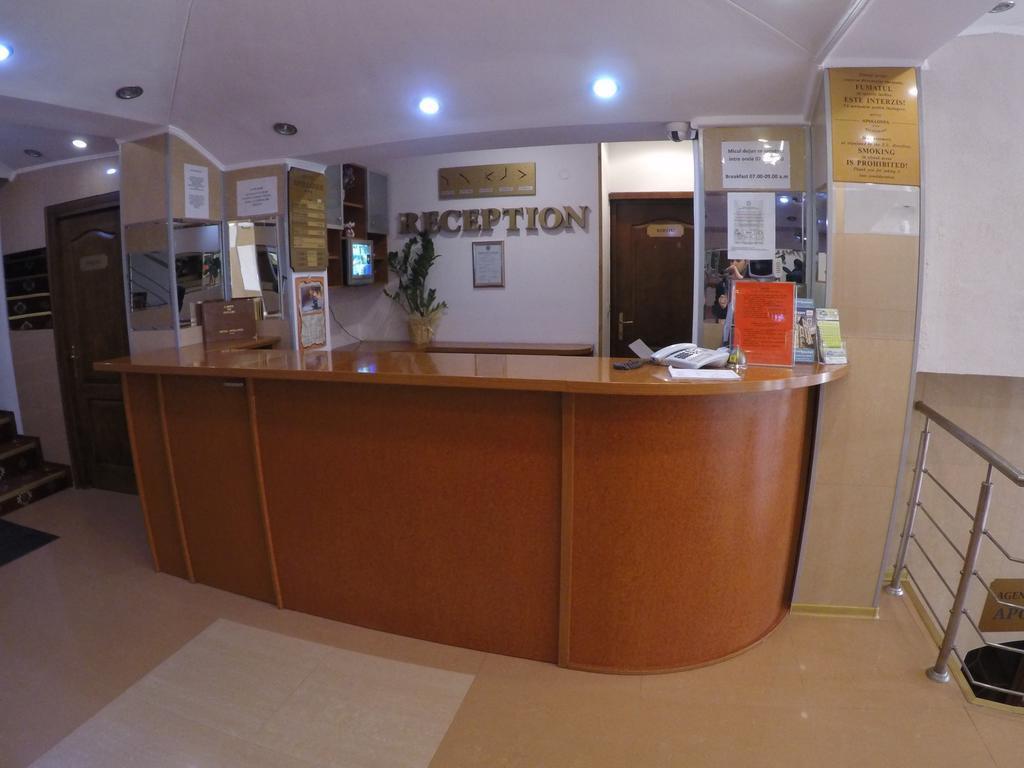 Imaginea Apollonia 3*