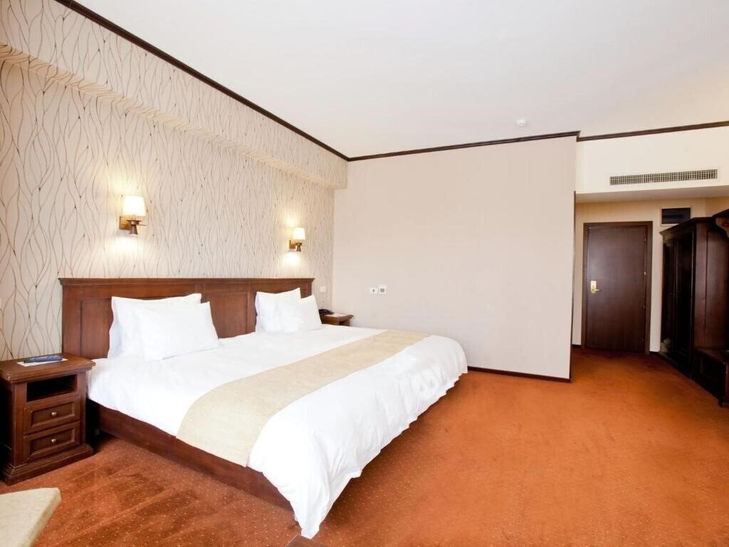 Фото International Bucharest 4*