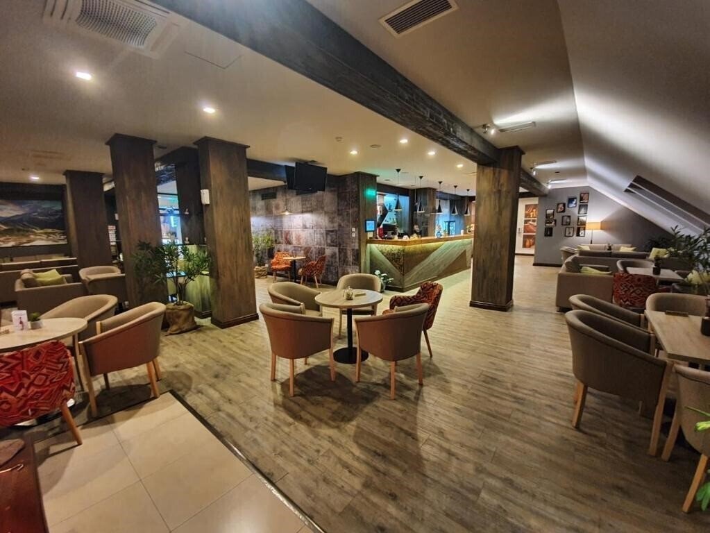 Imaginea Escalade 4*