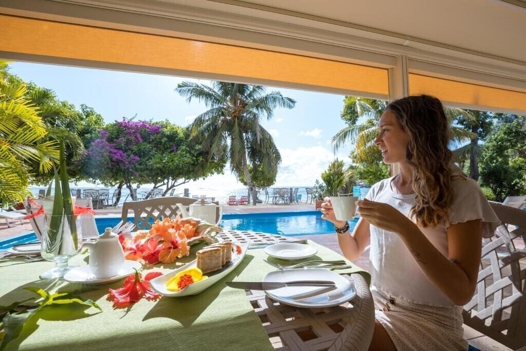 Imaginea Crown Beach Hotel 4*