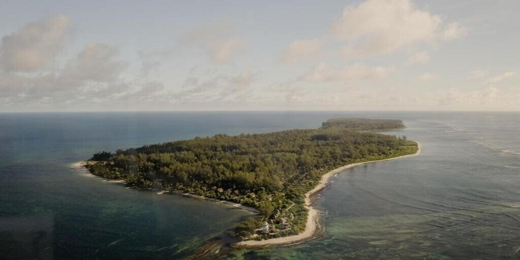 Imaginea Four Seasons Resort Seychelles at Desroches Island 5*