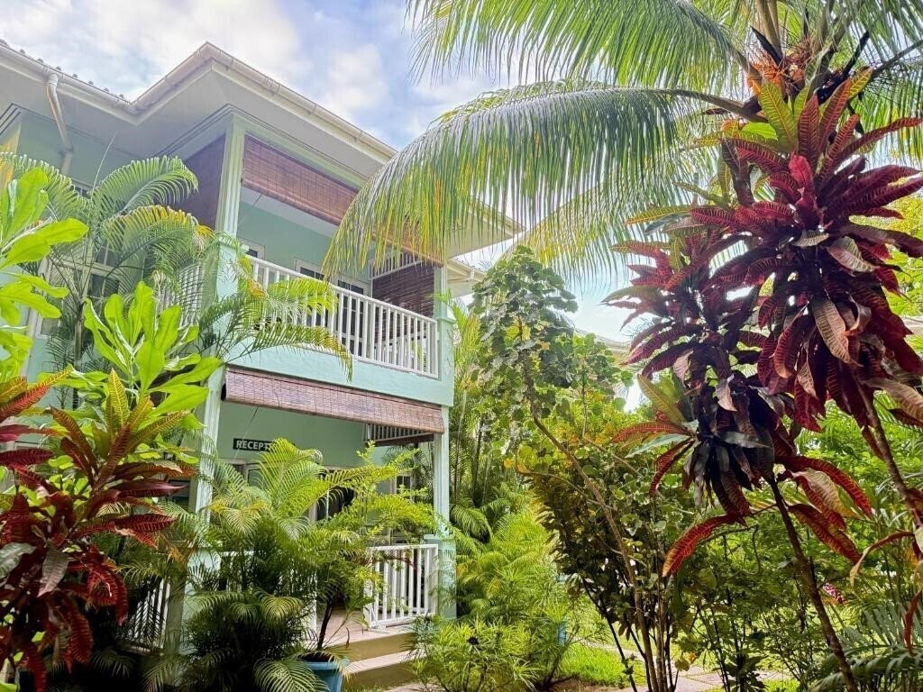 Отель Bord Mer Villa 2*