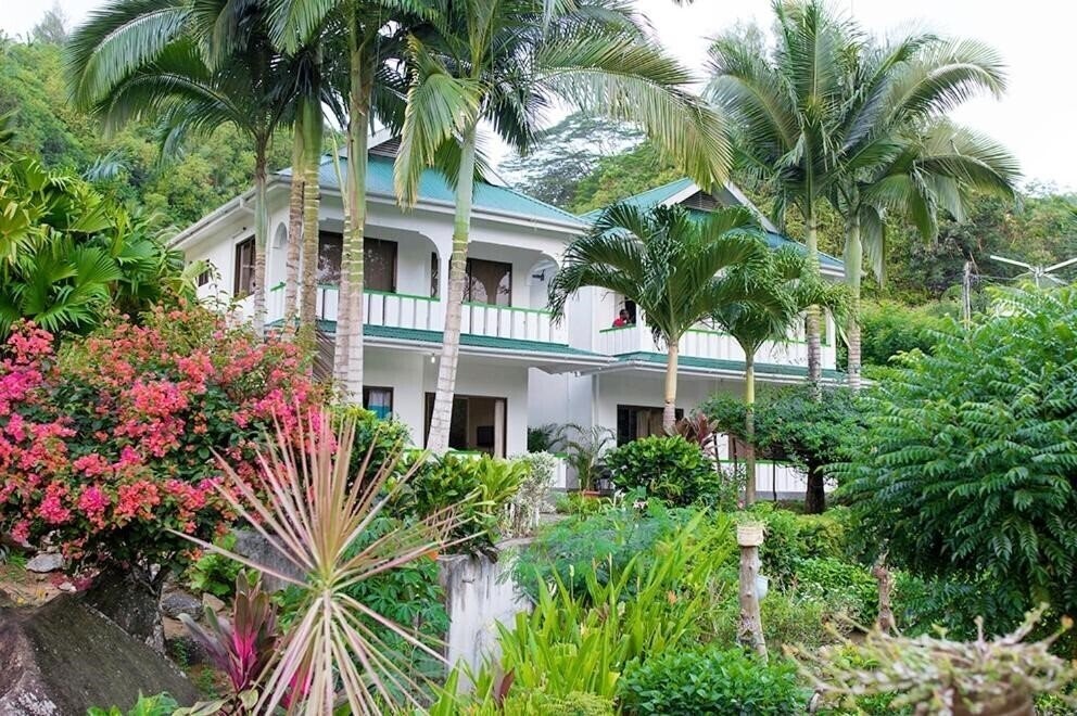 Imaginea Evergreen Apartments 3*