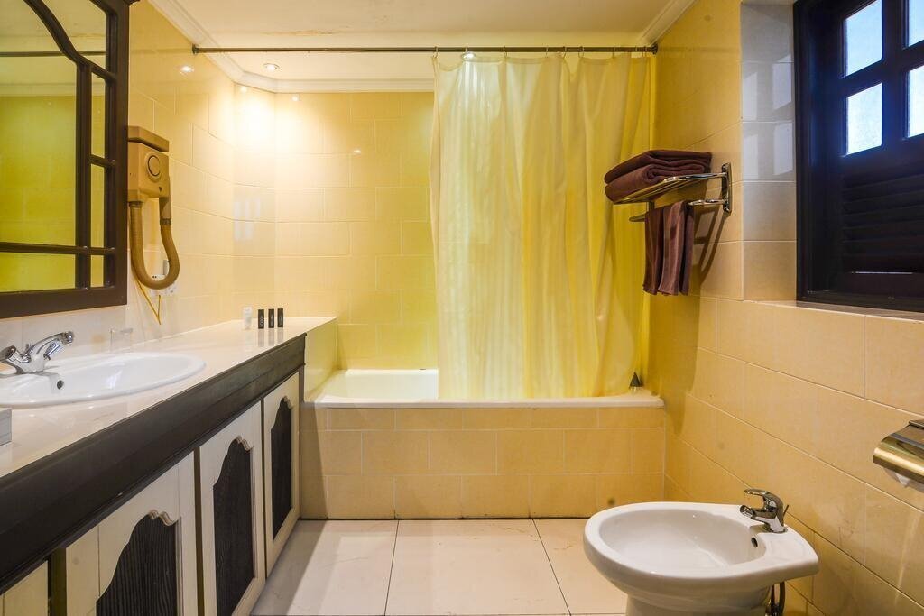 Imaginea Berjaya Praslin Beach Resort 3*