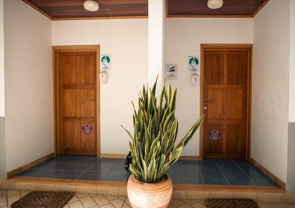 Hotel Cavern Apartments 4*