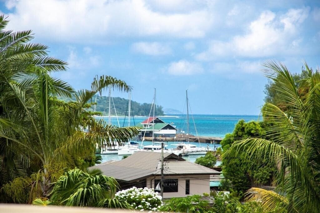 Imaginea Cavern Apartments 4*