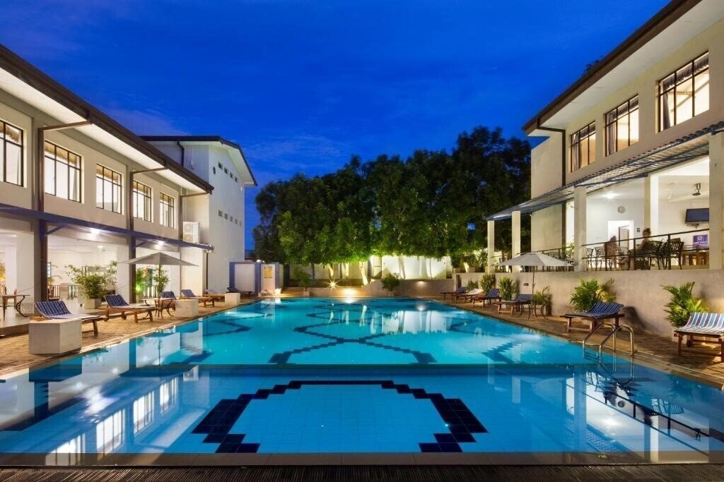 Imaginea The Blue Wave Hotel 3*