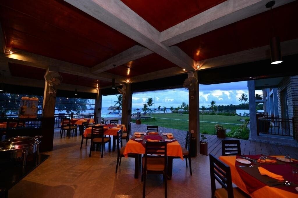 Imaginea Laya Waves 4*