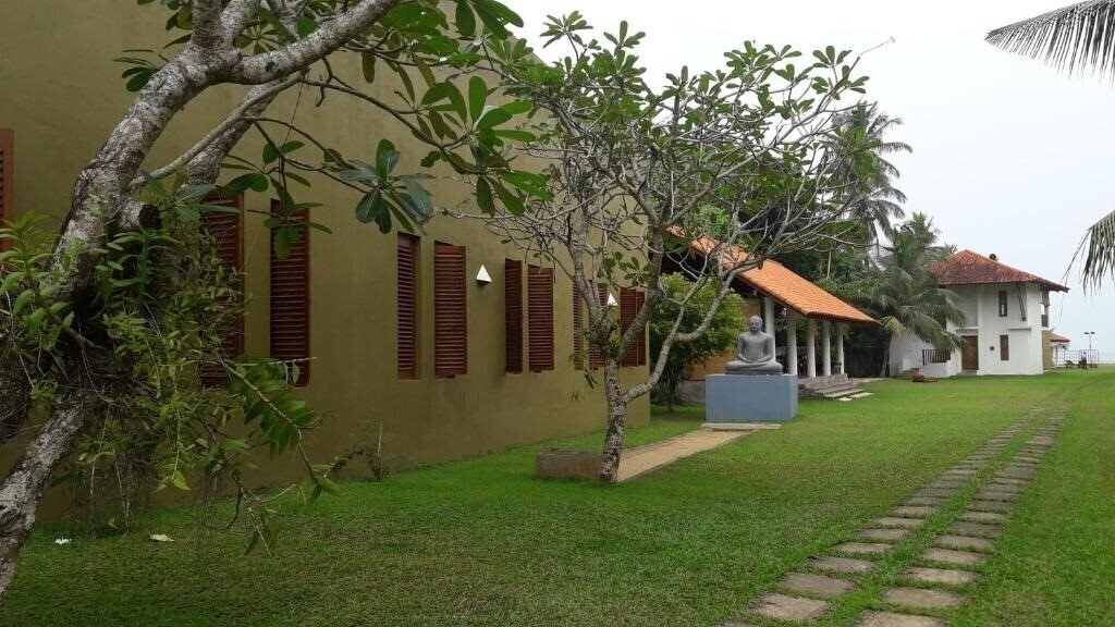 Отель Muthumuni Ayurveda Beruwela (Adults Only) 3*