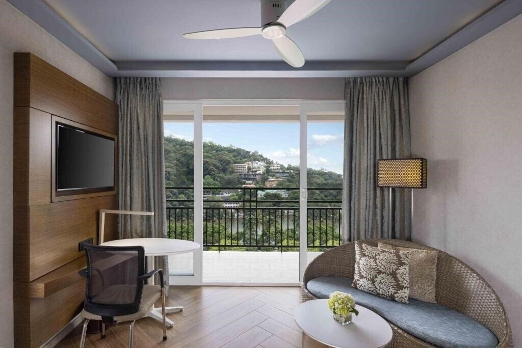 Imaginea Radisson Hotel Kandy 4*