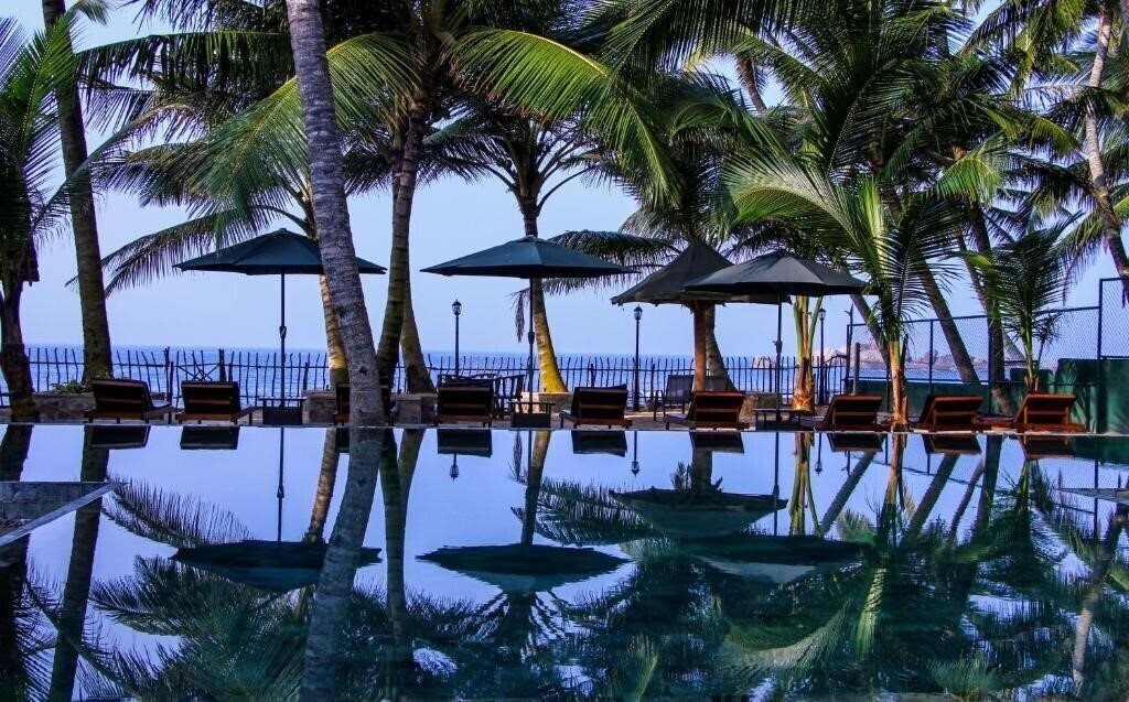 Отель Hikka Sandy Pearl Beach Resort (ex. Fnr Villa) 3*