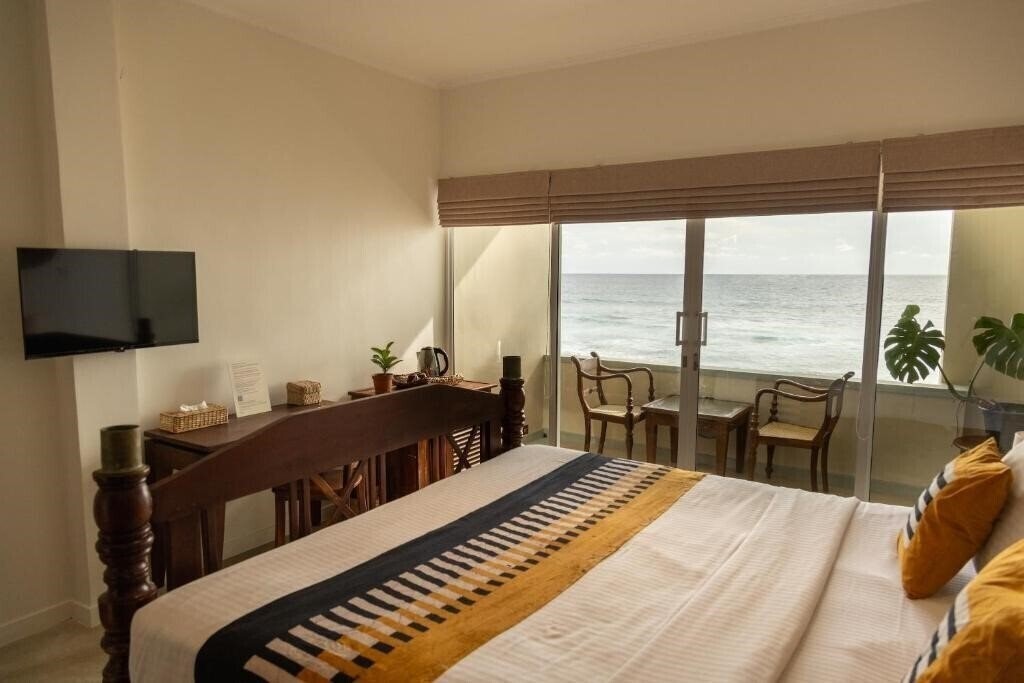 Imaginea Neevana Boutique Hotel Hikkaduwa 4*