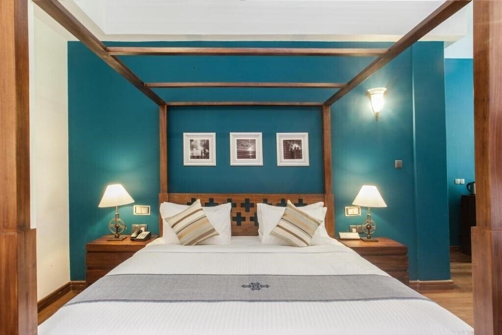 Изображение Colombo Court Hotel & Spa отель без категории