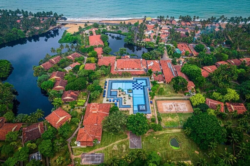 Hotel Club Palm Bay 4*
