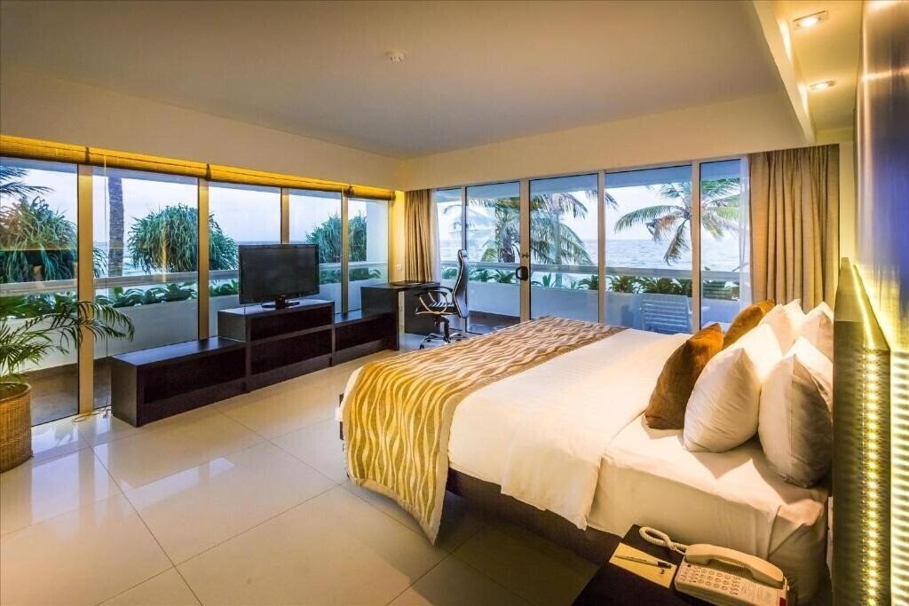 Fotografii Mount Lavinia 4*