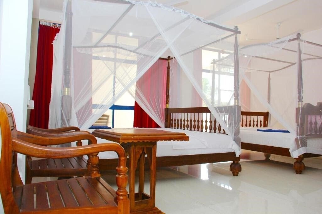 Фото Vista Paradise Beach Resort 4*