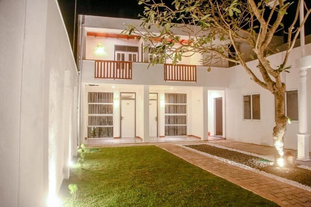 Hotel Anchorage Mirissa 3*