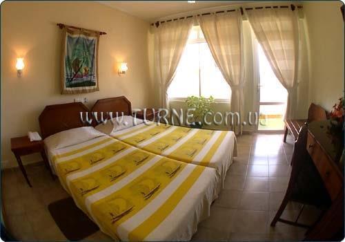 Отель Goldi Sands Hotel 3*