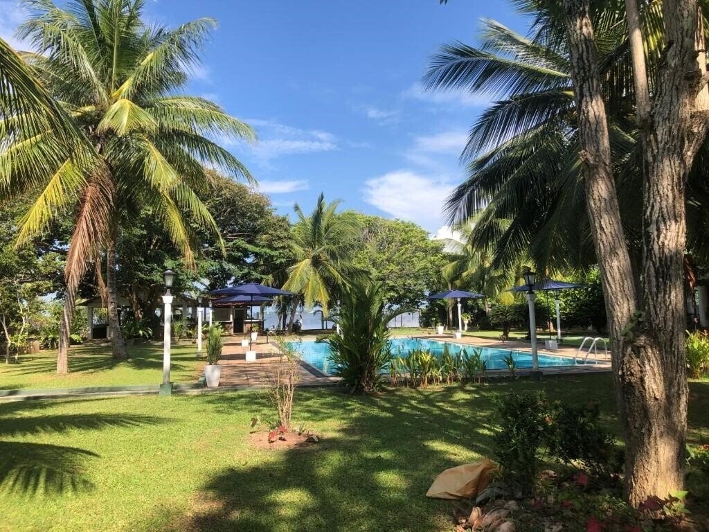 Imaginea Hotel Lagoon Paradise 3*