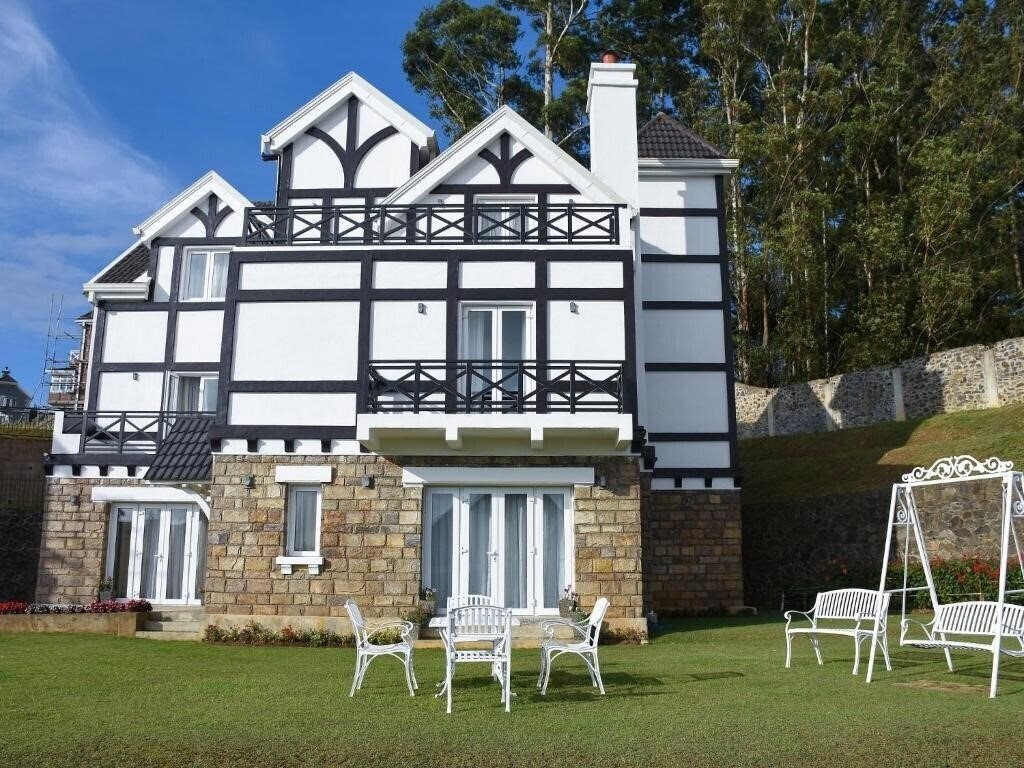 Отель Little England by Joes 5*