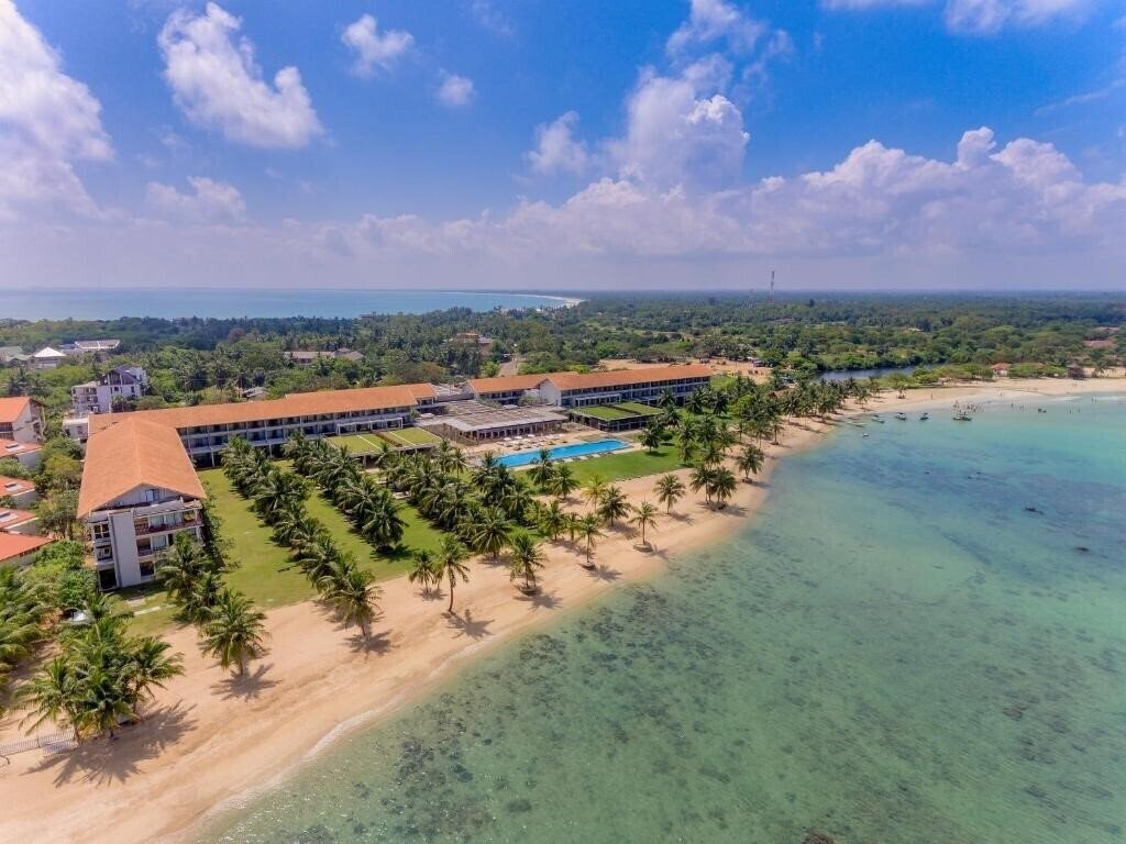 Hotel Anantaya Pasikudah 5*