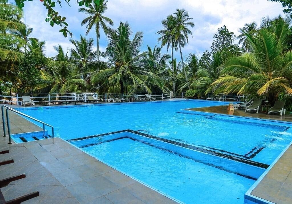 Hotel Lagoon Paradise Beach Resort 4*