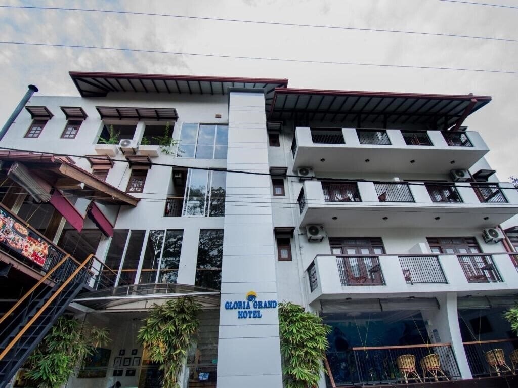 Hotel Gloria Grand Hotel 3*